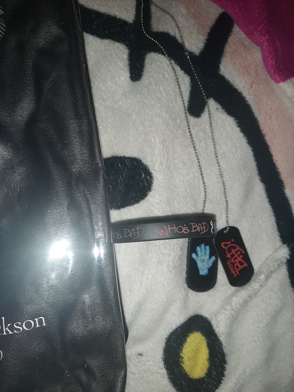 Michael Jackson Black Tote Bag with Rubber Bracelet And Dog Tags - Picture 8 of 10